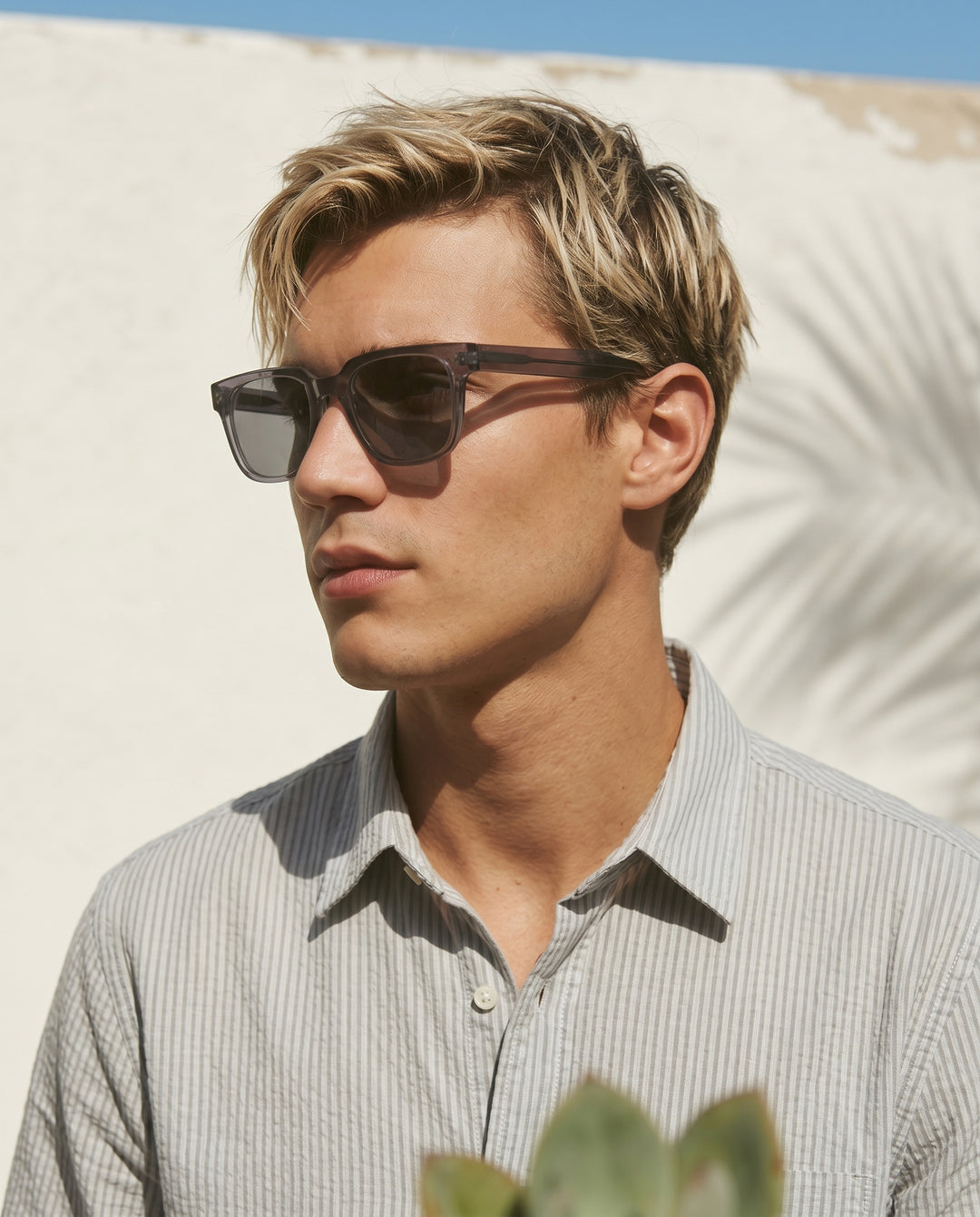 BP20382 NEW Aden Sun - Dark Grey / Smoke Sun Tinted Readers